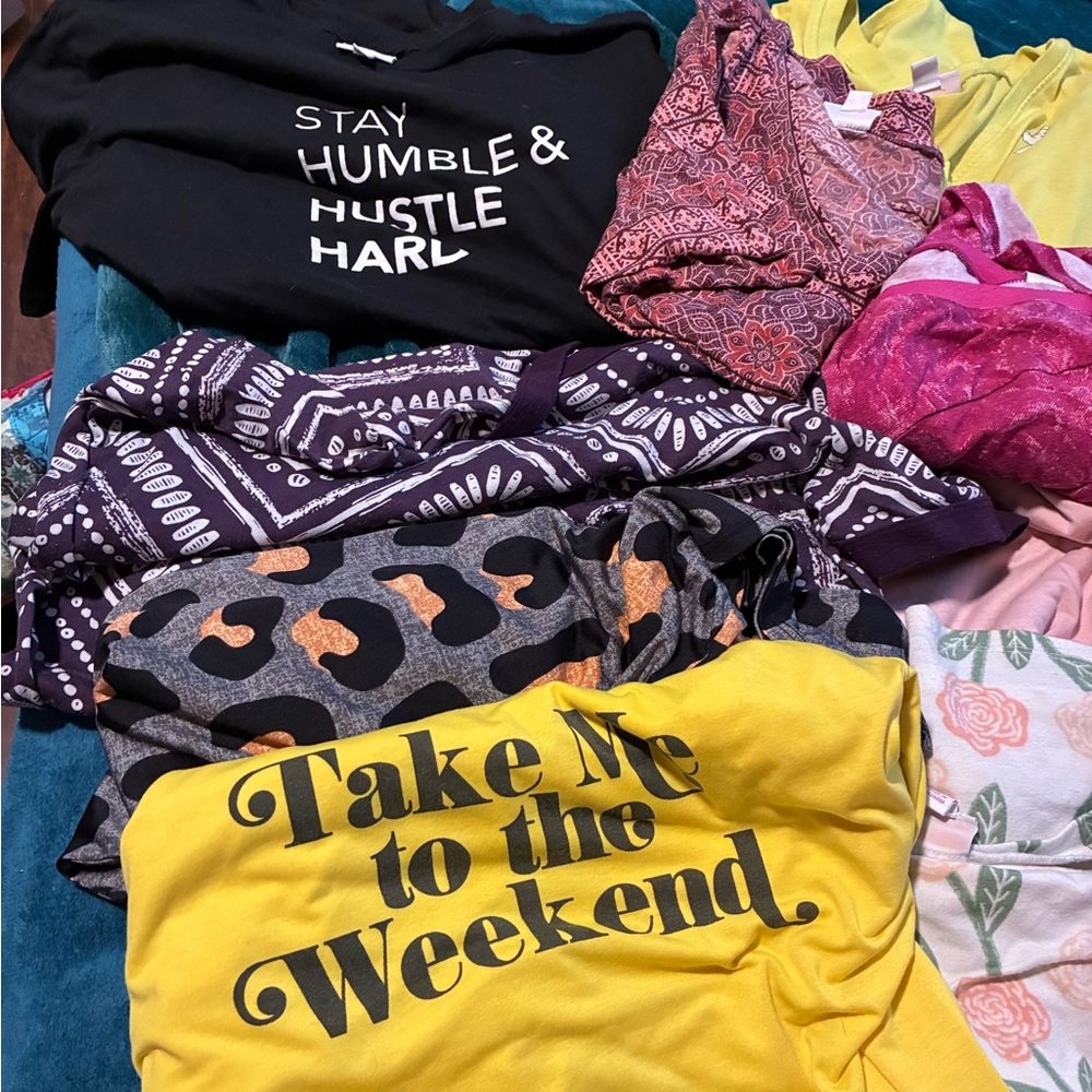 Women’s GUC Lularoe & Torrid tops- short sleeves size 8-12